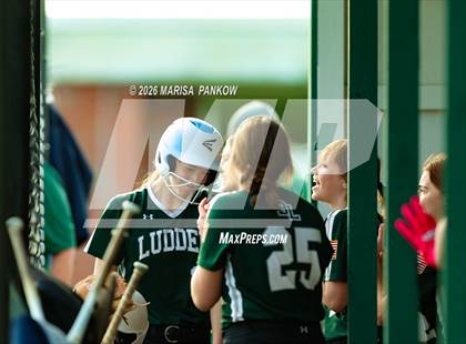 Thumbnail 1 in Bishop Ludden vs Fabius Pompey photogallery.