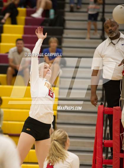 Thumbnail 3 in Mountain Pointe @ Chaparral photogallery.