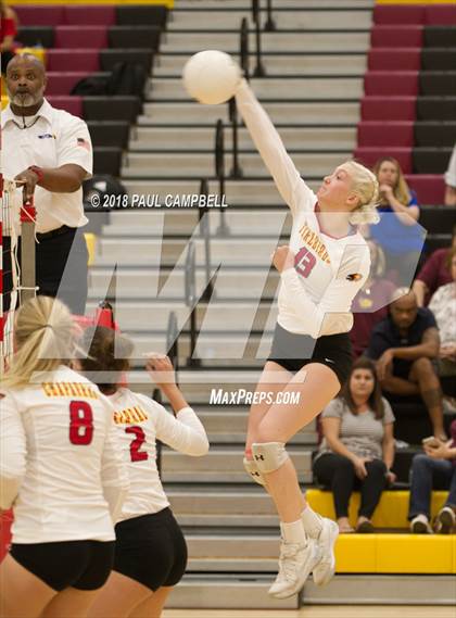 Thumbnail 1 in Mountain Pointe @ Chaparral photogallery.