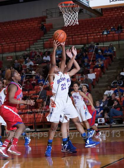 Thumbnail 3 in Bowie vs. Duncanville (UIL 5A Region 1 Semifinal Playoff) photogallery.