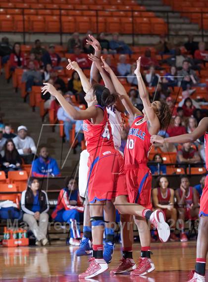 Thumbnail 1 in Bowie vs. Duncanville (UIL 5A Region 1 Semifinal Playoff) photogallery.