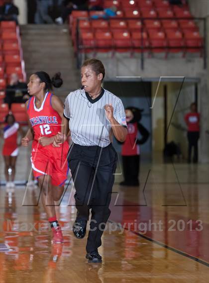 Thumbnail 2 in Bowie vs. Duncanville (UIL 5A Region 1 Semifinal Playoff) photogallery.
