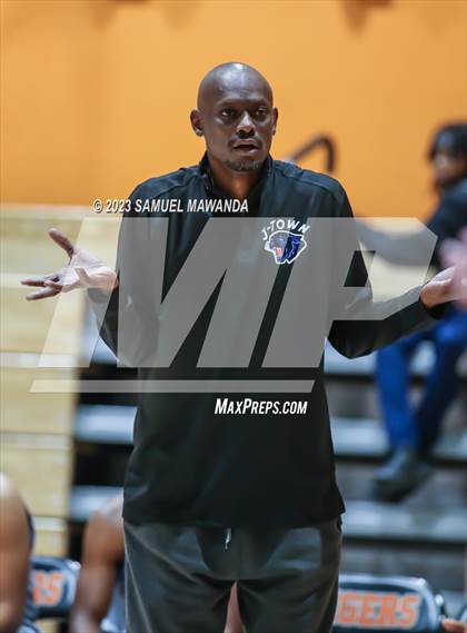 Thumbnail 2 in South Pasadena vs Jordan (So Cal Christmas Classic) photogallery.
