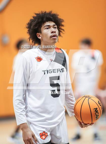 Thumbnail 1 in South Pasadena vs Jordan (So Cal Christmas Classic) photogallery.