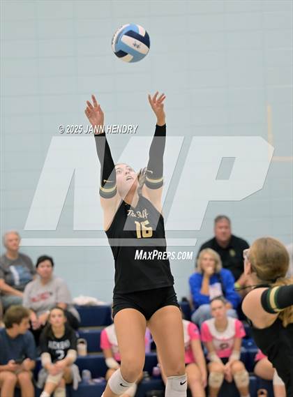 Thumbnail 3 in Nation Ford vs River Bluff (Dorman Tournament of Champions) photogallery.