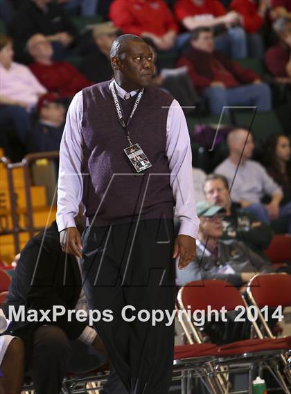 Thumbnail 2 in Red Hook vs. Rochester East (NYSPHSAA Class A Semifinal) photogallery.
