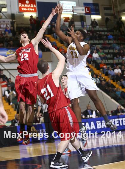 Thumbnail 2 in Red Hook vs. Rochester East (NYSPHSAA Class A Semifinal) photogallery.