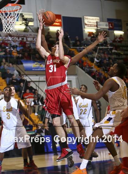 Thumbnail 2 in Red Hook vs. Rochester East (NYSPHSAA Class A Semifinal) photogallery.