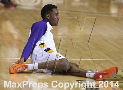 Thumbnail 3 in Red Hook vs. Rochester East (NYSPHSAA Class A Semifinal) photogallery.