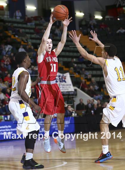 Thumbnail 1 in Red Hook vs. Rochester East (NYSPHSAA Class A Semifinal) photogallery.