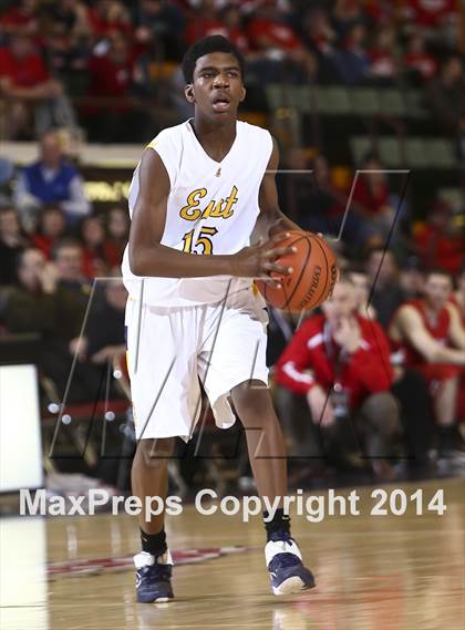 Thumbnail 3 in Red Hook vs. Rochester East (NYSPHSAA Class A Semifinal) photogallery.