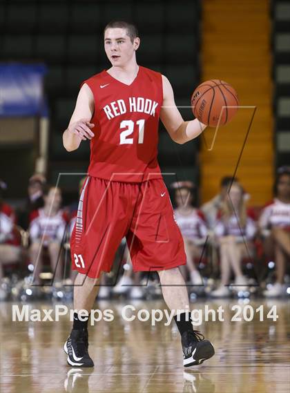 Thumbnail 2 in Red Hook vs. Rochester East (NYSPHSAA Class A Semifinal) photogallery.