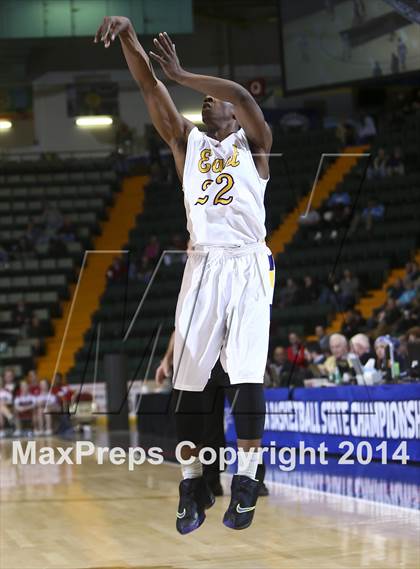 Thumbnail 1 in Red Hook vs. Rochester East (NYSPHSAA Class A Semifinal) photogallery.