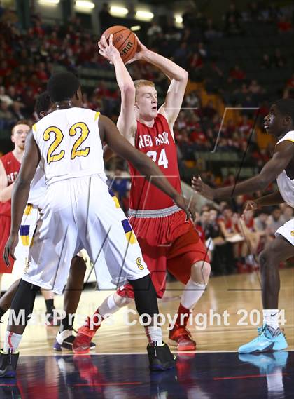 Thumbnail 1 in Red Hook vs. Rochester East (NYSPHSAA Class A Semifinal) photogallery.