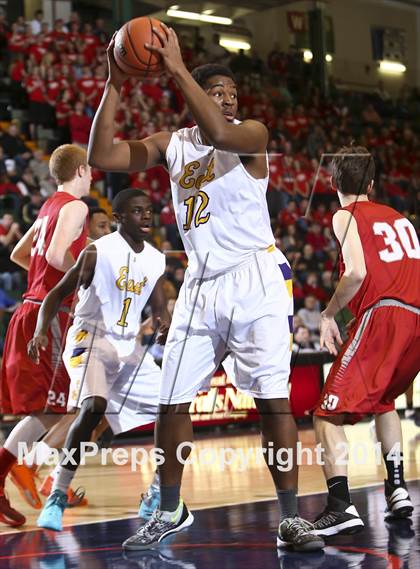 Thumbnail 3 in Red Hook vs. Rochester East (NYSPHSAA Class A Semifinal) photogallery.