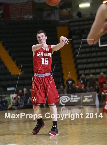 Thumbnail 3 in Red Hook vs. Rochester East (NYSPHSAA Class A Semifinal) photogallery.