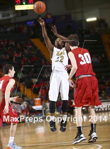 Thumbnail 3 in Red Hook vs. Rochester East (NYSPHSAA Class A Semifinal) photogallery.