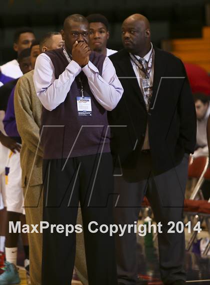 Thumbnail 1 in Red Hook vs. Rochester East (NYSPHSAA Class A Semifinal) photogallery.