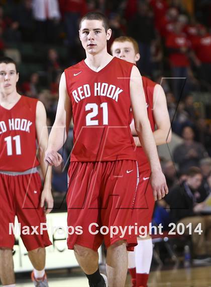 Thumbnail 2 in Red Hook vs. Rochester East (NYSPHSAA Class A Semifinal) photogallery.