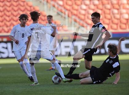 Thumbnail 1 in Davis vs. Herriman (UHSAA 6A Final) photogallery.