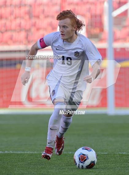 Thumbnail 1 in Davis vs. Herriman (UHSAA 6A Final) photogallery.