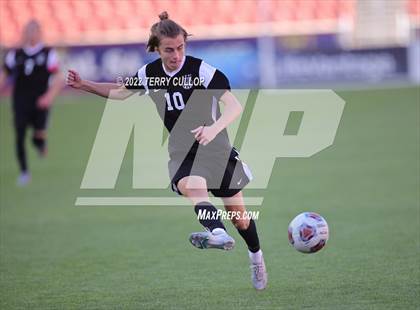 Thumbnail 1 in Davis vs. Herriman (UHSAA 6A Final) photogallery.