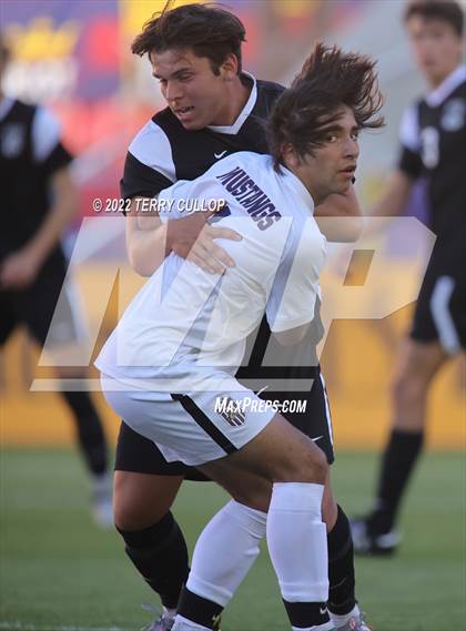 Thumbnail 2 in Davis vs. Herriman (UHSAA 6A Final) photogallery.