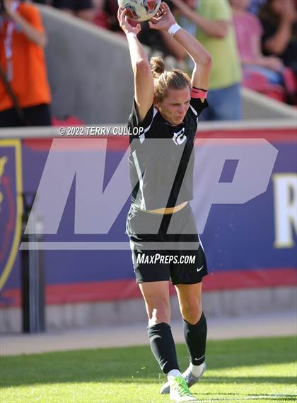 Thumbnail 2 in Davis vs. Herriman (UHSAA 6A Final) photogallery.