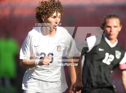 Thumbnail 1 in Davis vs. Herriman (UHSAA 6A Final) photogallery.