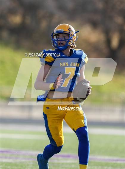 Thumbnail 2 in San Juan vs. Beaver (UHSAA 2A Final) photogallery.