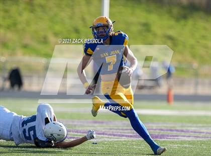 Thumbnail 1 in San Juan vs. Beaver (UHSAA 2A Final) photogallery.