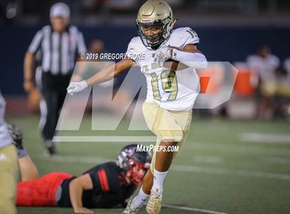 Thumbnail 2 in Village Christian vs. St. Monica photogallery.
