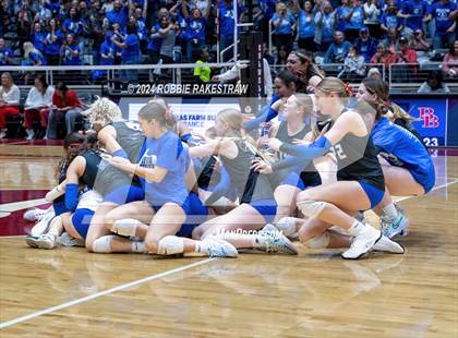 Thumbnail 1 in Bellville vs. Decatur (UIL 4A Volleyball Division I Final) photogallery.