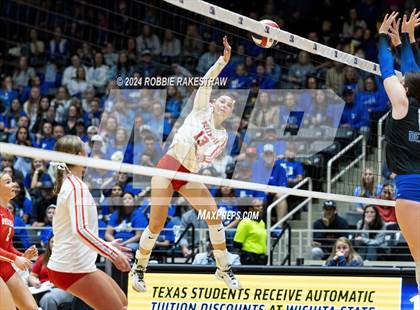 Thumbnail 3 in Bellville vs. Decatur (UIL 4A Volleyball Division I Final) photogallery.