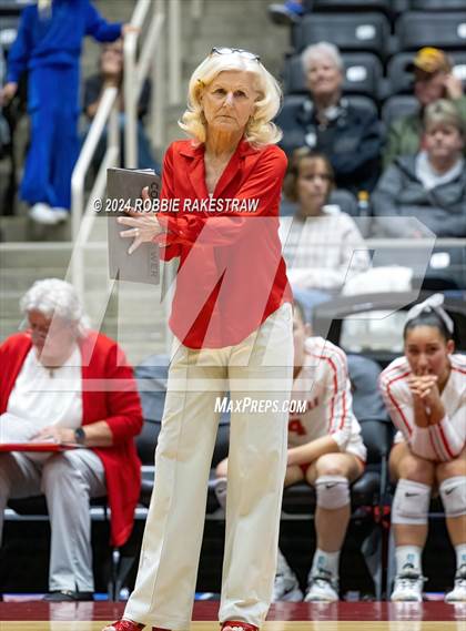 Thumbnail 3 in Bellville vs. Decatur (UIL 4A Volleyball Division I Final) photogallery.
