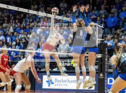 Thumbnail 2 in Bellville vs. Decatur (UIL 4A Volleyball Division I Final) photogallery.