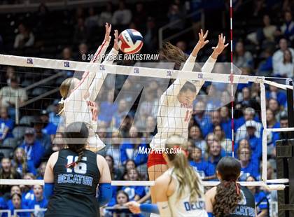 Thumbnail 1 in Bellville vs. Decatur (UIL 4A Volleyball Division I Final) photogallery.