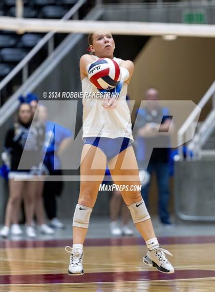 Thumbnail 2 in Bellville vs. Decatur (UIL 4A Volleyball Division I Final) photogallery.