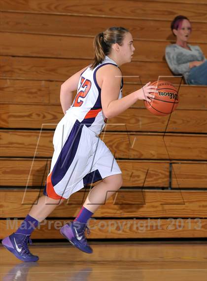 Thumbnail 3 in Yuba City vs. Oroville (Chavez Christmas Classic) photogallery.