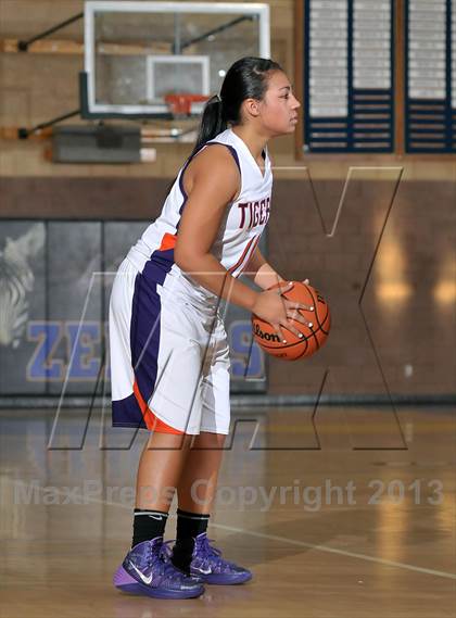 Thumbnail 1 in Yuba City vs. Oroville (Chavez Christmas Classic) photogallery.