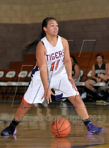 Thumbnail 2 in Yuba City vs. Oroville (Chavez Christmas Classic) photogallery.