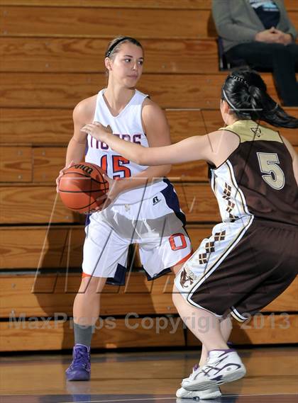 Thumbnail 2 in Yuba City vs. Oroville (Chavez Christmas Classic) photogallery.