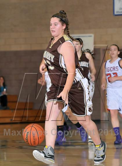 Thumbnail 1 in Yuba City vs. Oroville (Chavez Christmas Classic) photogallery.