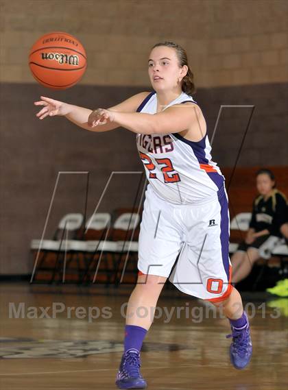 Thumbnail 3 in Yuba City vs. Oroville (Chavez Christmas Classic) photogallery.