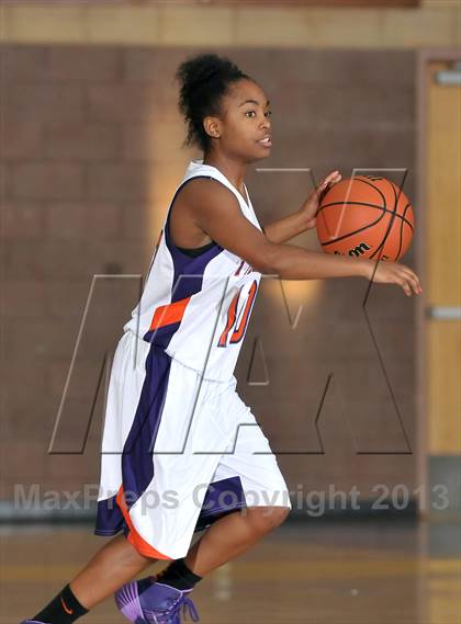 Thumbnail 2 in Yuba City vs. Oroville (Chavez Christmas Classic) photogallery.