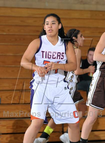 Thumbnail 2 in Yuba City vs. Oroville (Chavez Christmas Classic) photogallery.