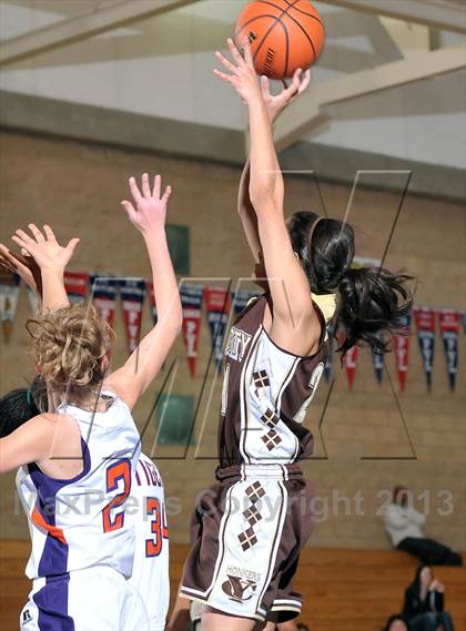 Thumbnail 1 in Yuba City vs. Oroville (Chavez Christmas Classic) photogallery.