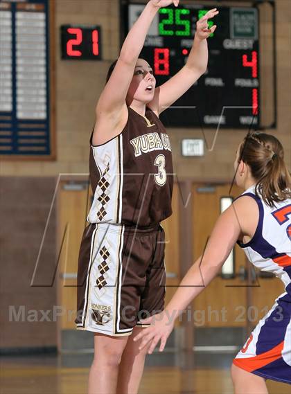 Thumbnail 3 in Yuba City vs. Oroville (Chavez Christmas Classic) photogallery.