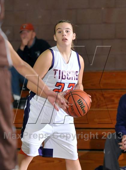 Thumbnail 3 in Yuba City vs. Oroville (Chavez Christmas Classic) photogallery.