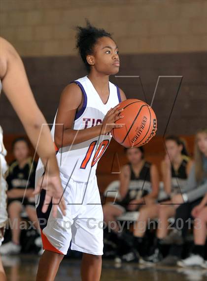 Thumbnail 1 in Yuba City vs. Oroville (Chavez Christmas Classic) photogallery.